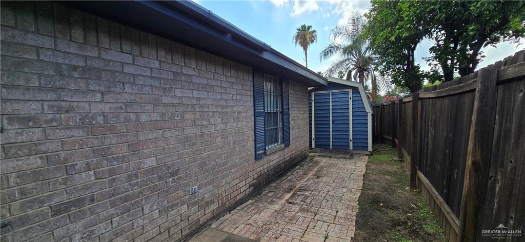 Photo 14 of 102 Kimberly Street