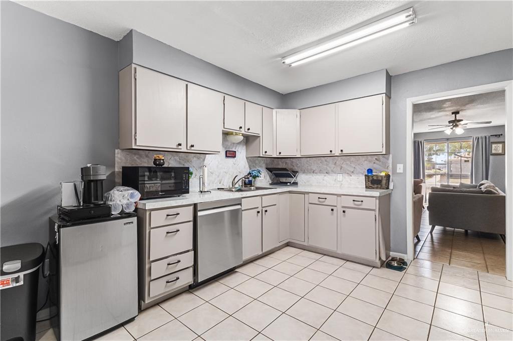 Photo 15 of 513 Upas Avenue