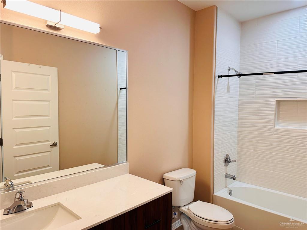 Photo 7 of 2900 Kenwood Street #2