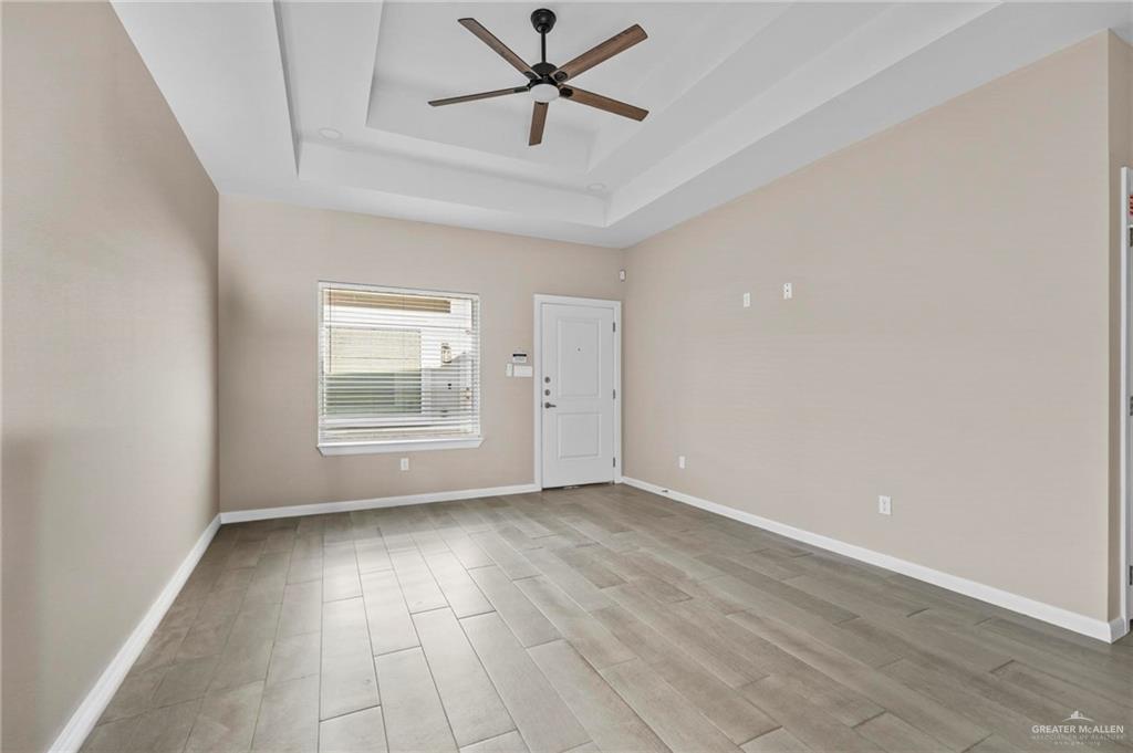 Photo 4 of 5700 Swallow Avenue #2