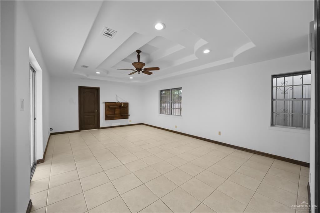 Photo 14 of 1023 La Vista Drive