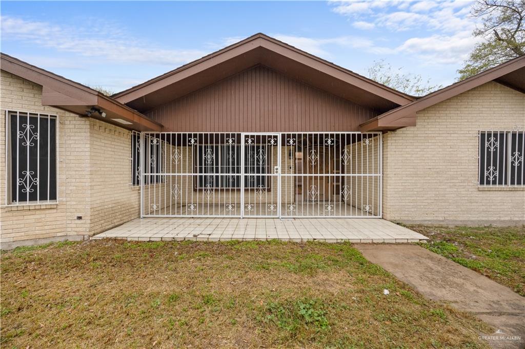Photo 2 of 1023 La Vista Drive