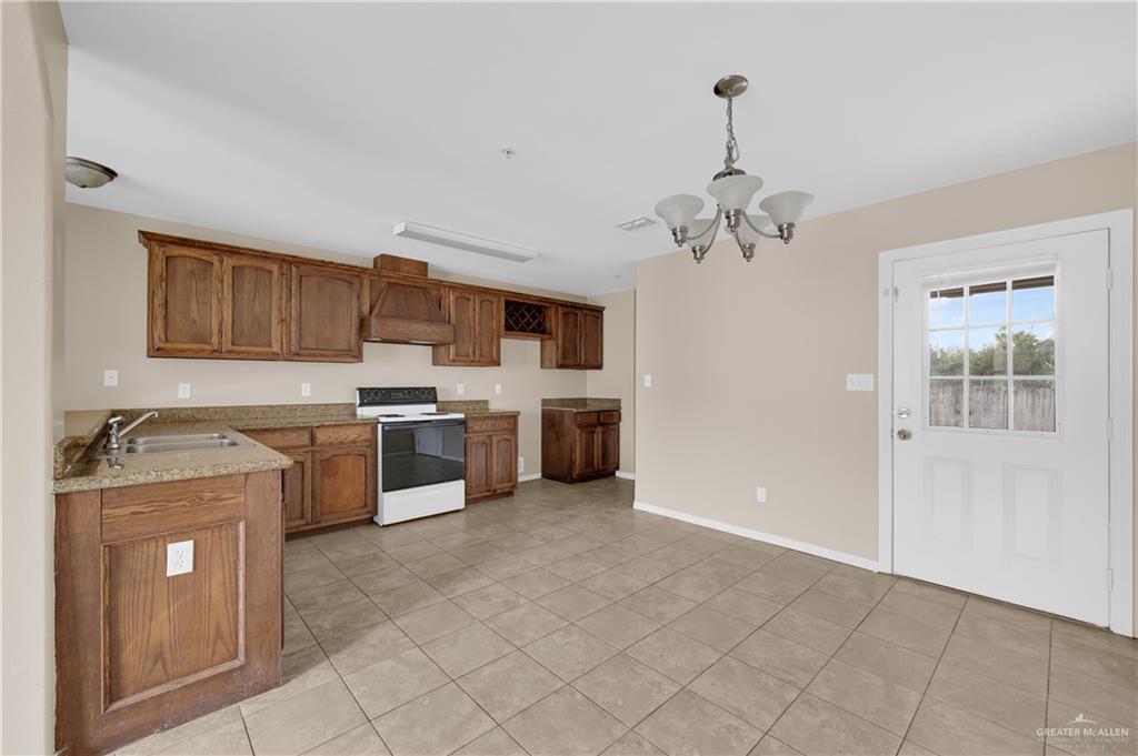 Photo 4 of 1607 Omni Avenue #2