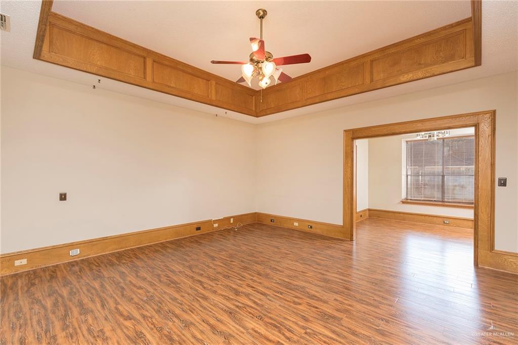Photo 19 of 305 Cardinal Avenue