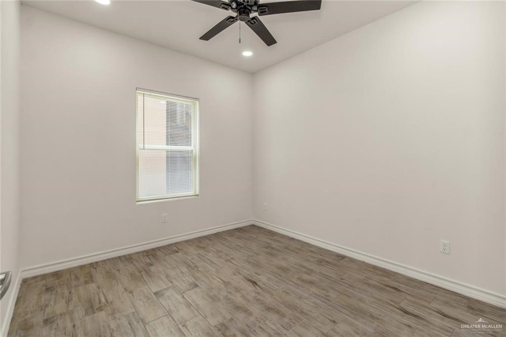 Photo 4 of 900 Redbud Avenue #15a4