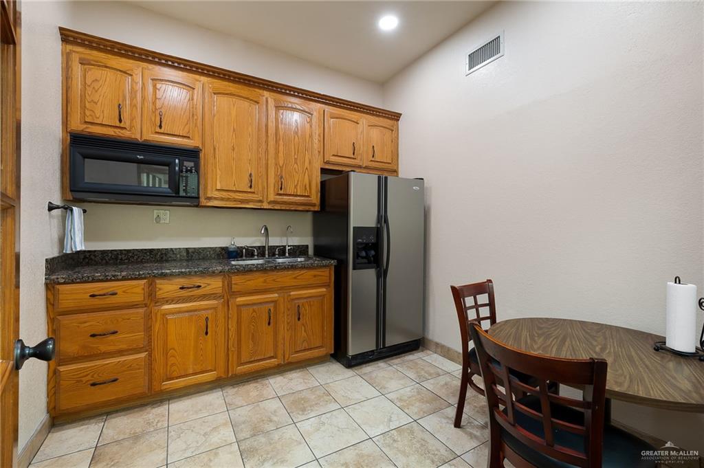 Photo 8 of 208 Nolana Avenue #D