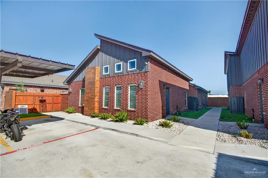 Photo 3 of 808 Hidden Hills Street #1