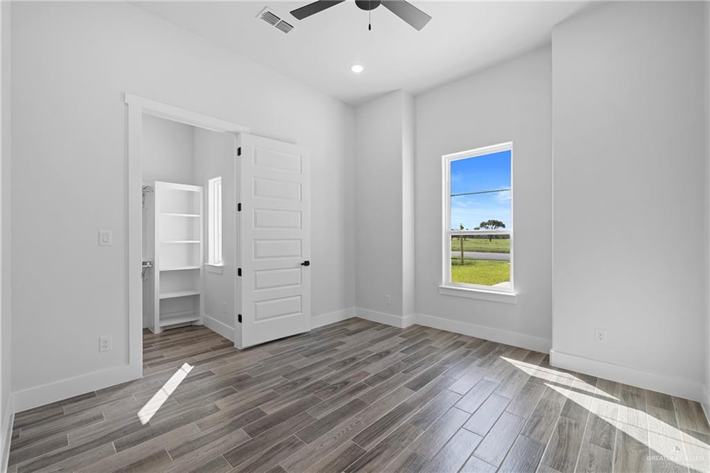 Photo 7 of 3518 Treasure Hills Boulevard