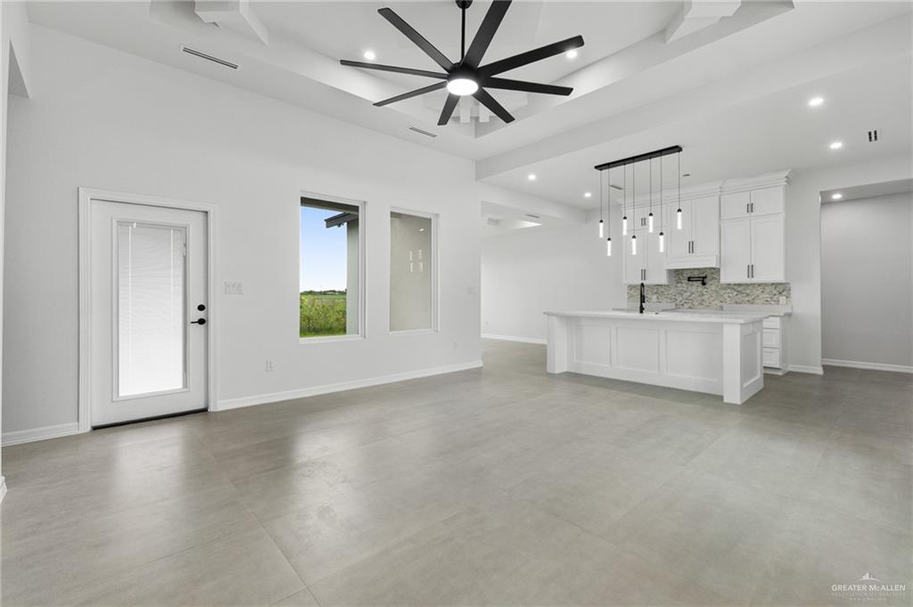 Photo 10 of 526 Oriole Drive