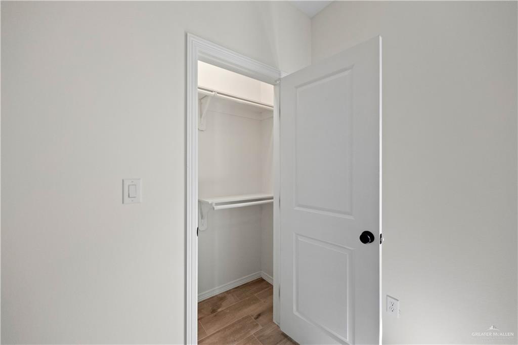 Photo 12 of 833 Martinez Avenue