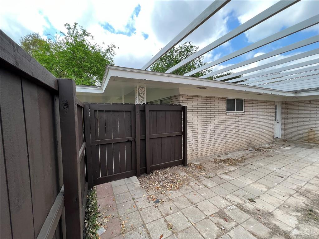 Photo 11 of 415 17th Street
