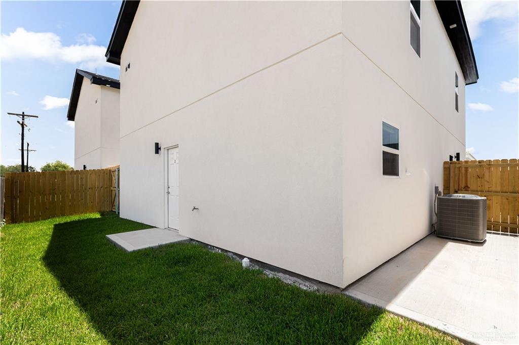 Photo 3 of 2409 Viviana Street #1