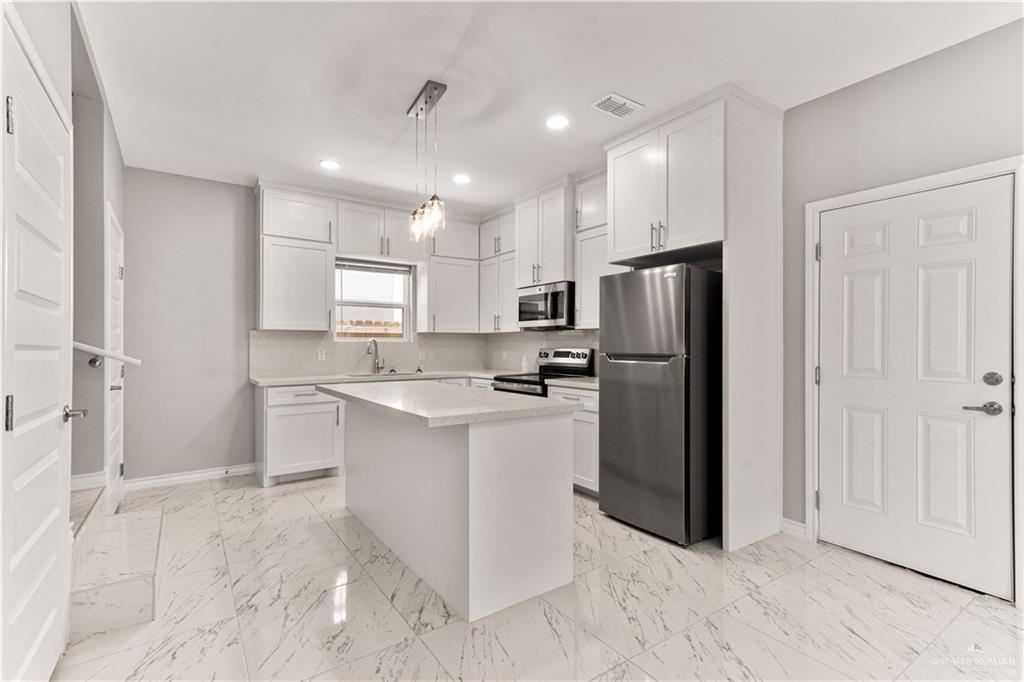 Photo 6 of 2409 Viviana Street #1