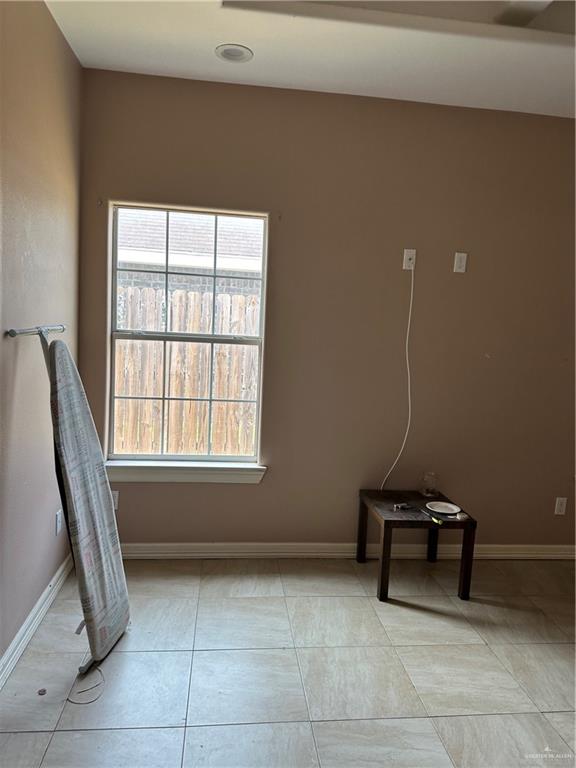 Photo 4 of 703 Linares Street