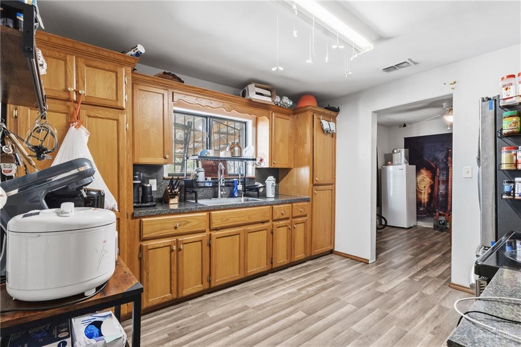 Photo 3 of 205 11th Street