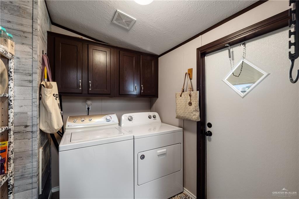 Photo 10 of 805 Anaqua Street