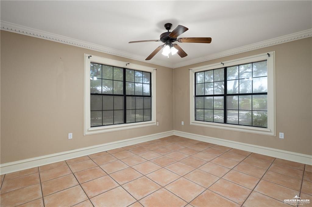 Photo 12 of 2400 Palm Hurst Drive