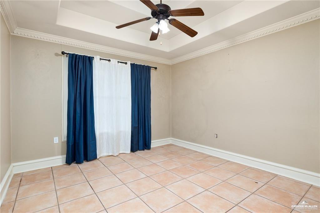 Photo 20 of 2400 Palm Hurst Drive
