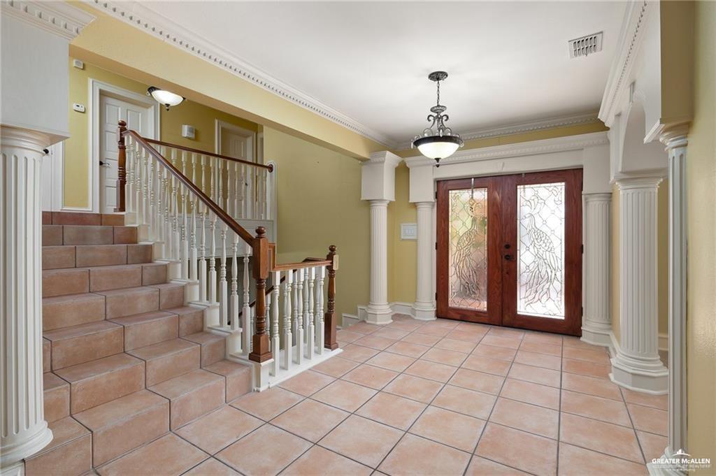 Photo 6 of 2400 Palm Hurst Drive