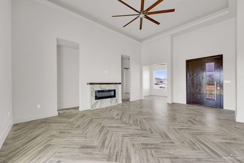 Photo 5 of 2305 Trinity Avenue