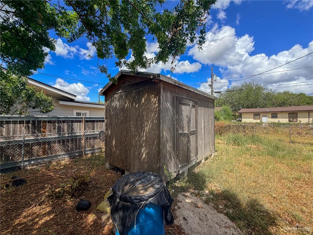 Photo 4 of 612 Santa Anna Street
