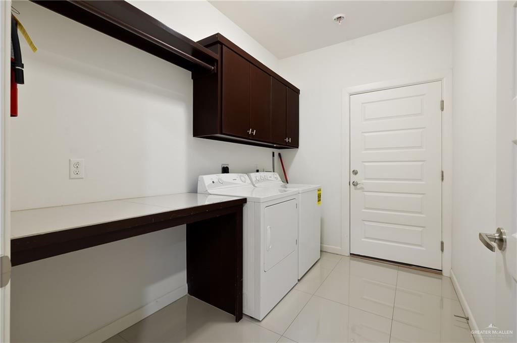 Photo 16 of 1413 Keeton Avenue #20