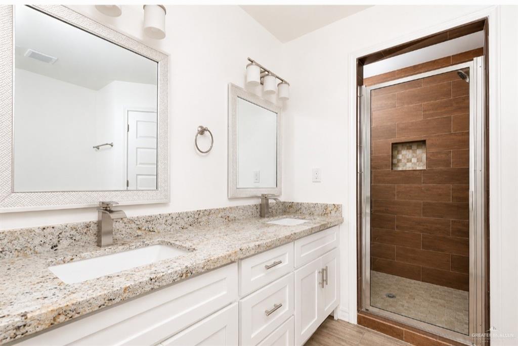 Photo 5 of 1419 Combes Avenue