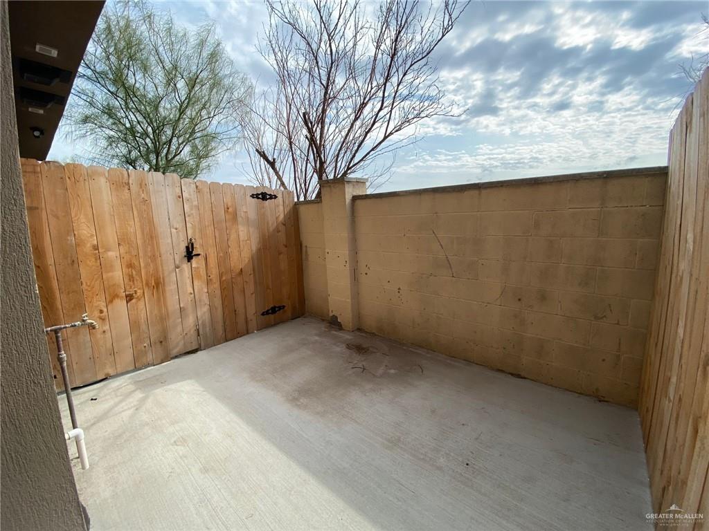 Photo 35 of 1204 Pineridge Avenue #4