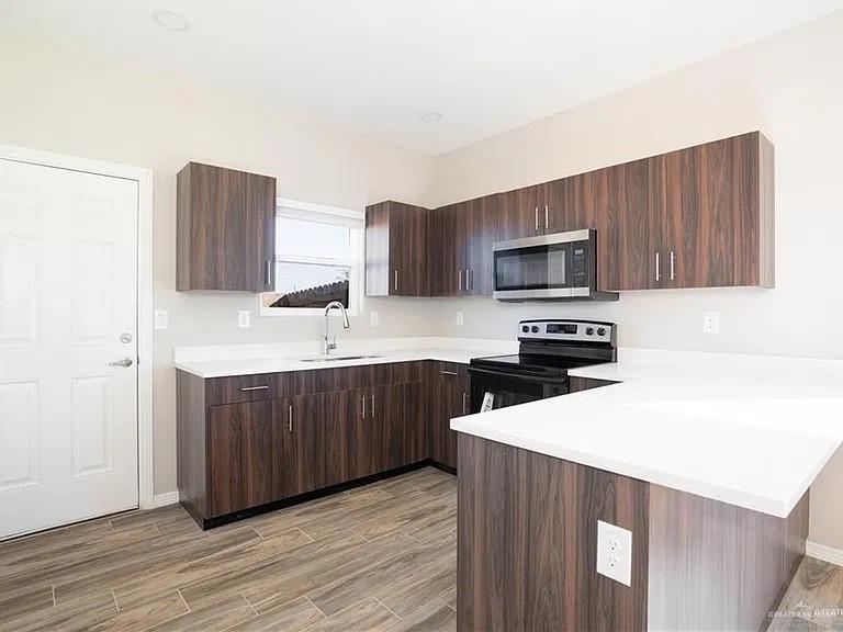 Photo 3 of 4209 La Vista Avenue #4