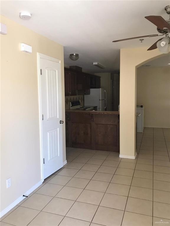 Photo 3 of 1603 Omni #3