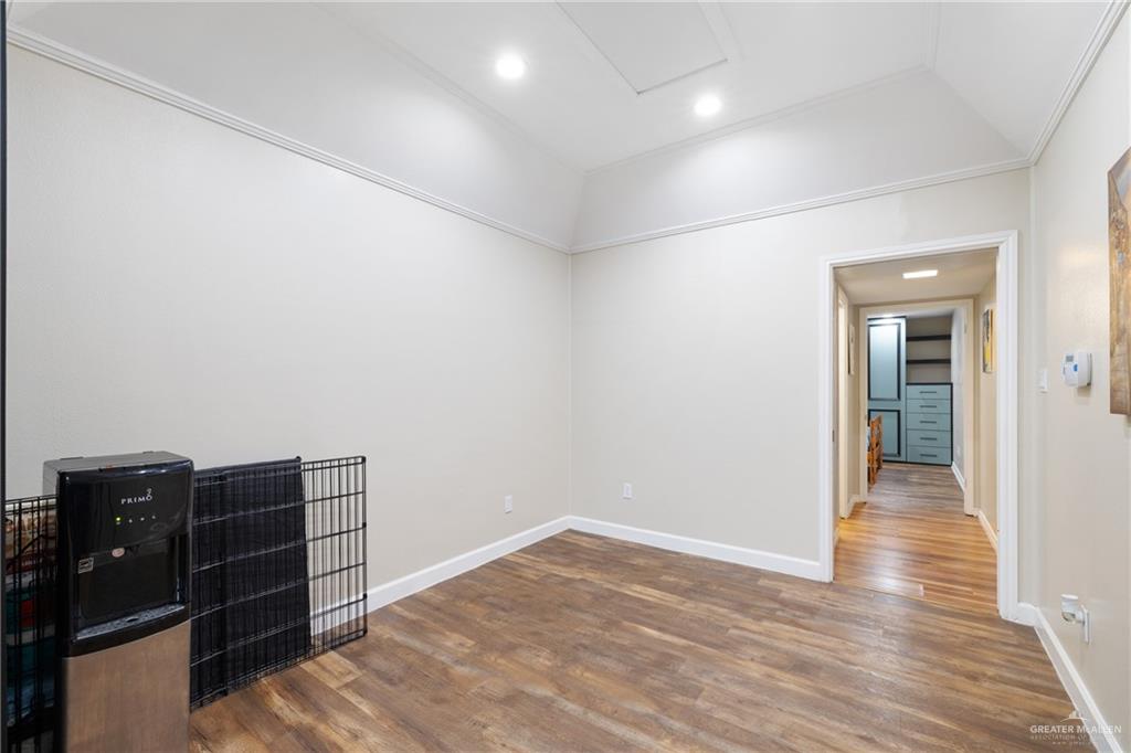 Photo 18 of 324 Toronto Avenue #39