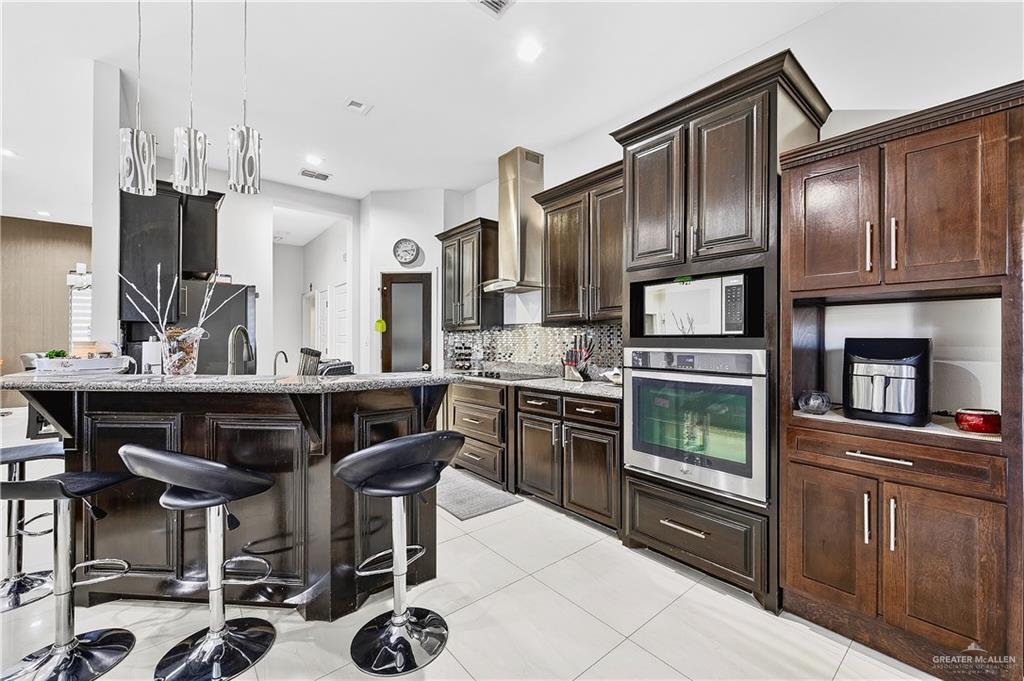 Photo 5 of 1700 Ventura Drive