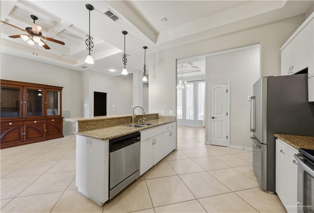 Photo 7 of 1807 Villa Real Drive