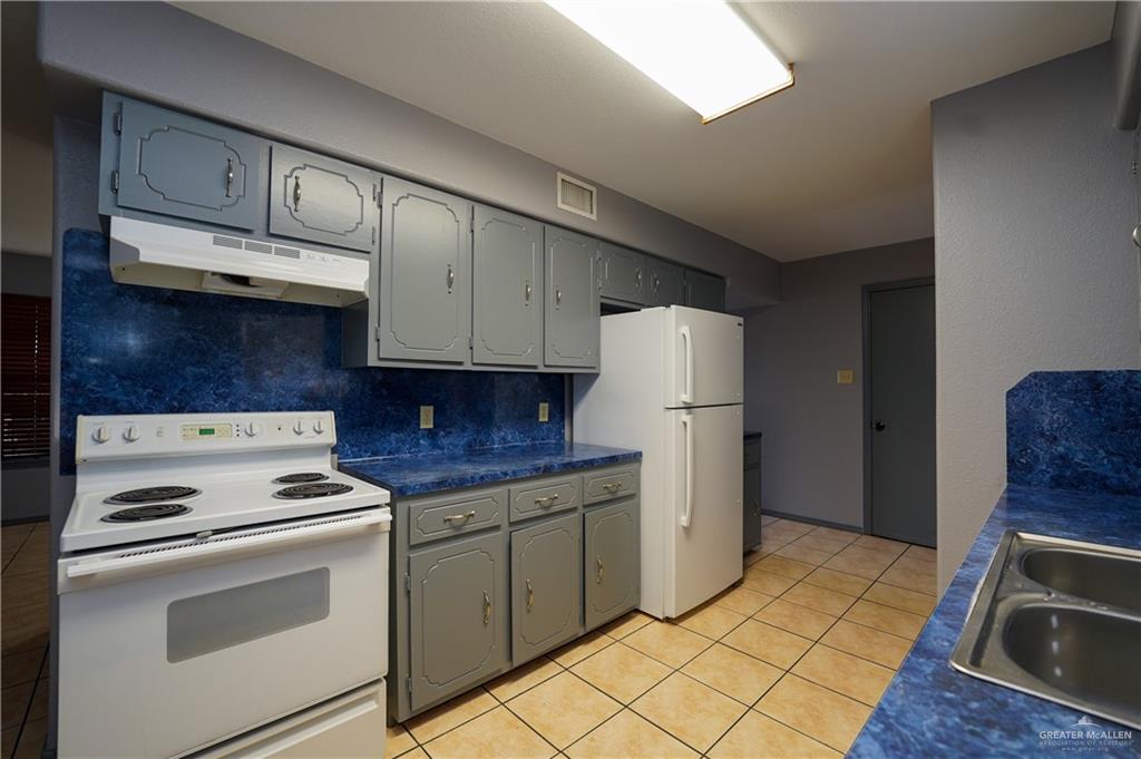 Photo 12 of 204 Gomez Drive