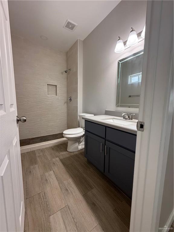 Photo 10 of 6903 Venus Drive #4