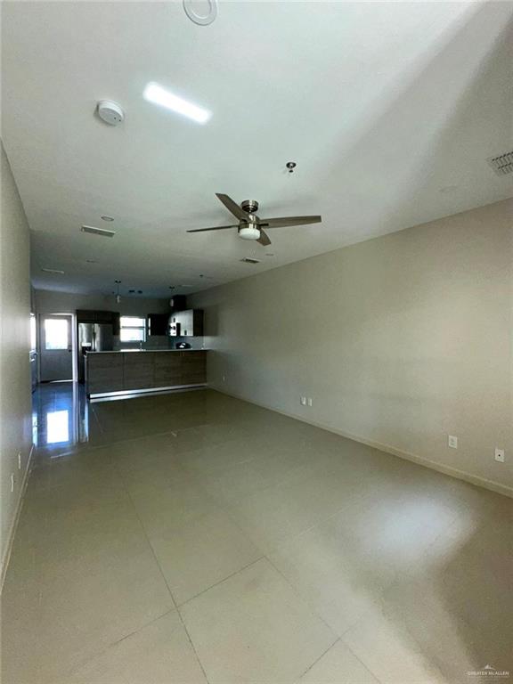 Photo 8 of 410 Newport Avenue #3