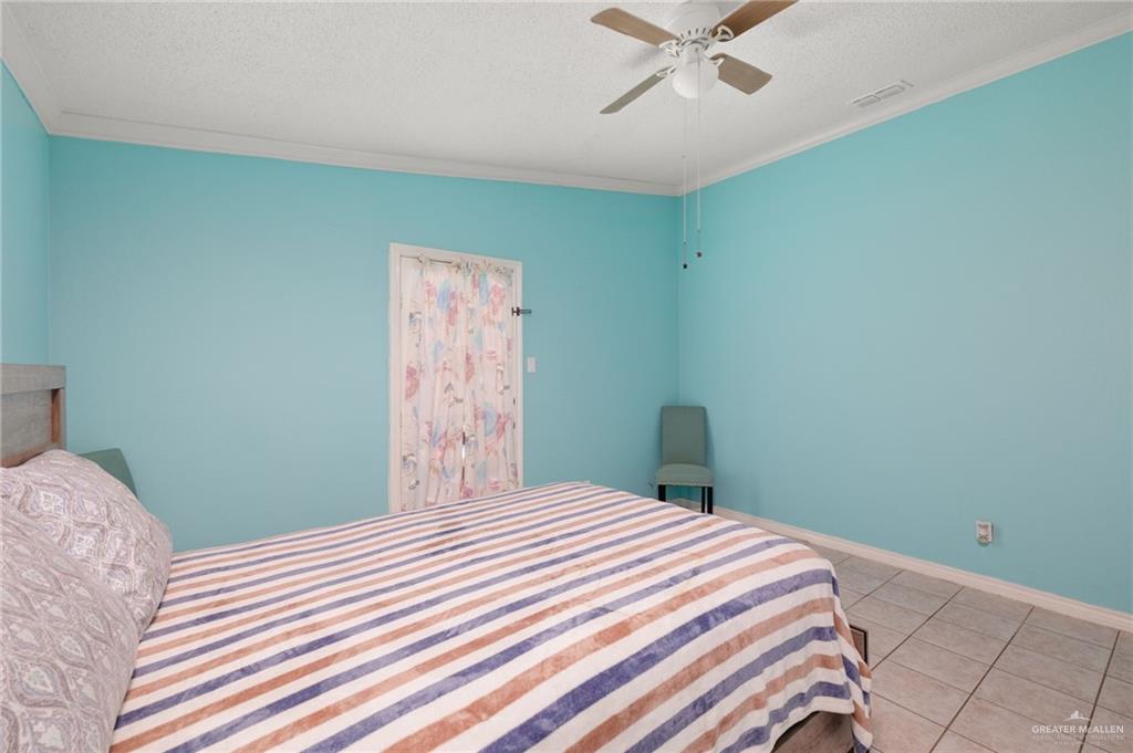Photo 11 of 400 Iris Avenue