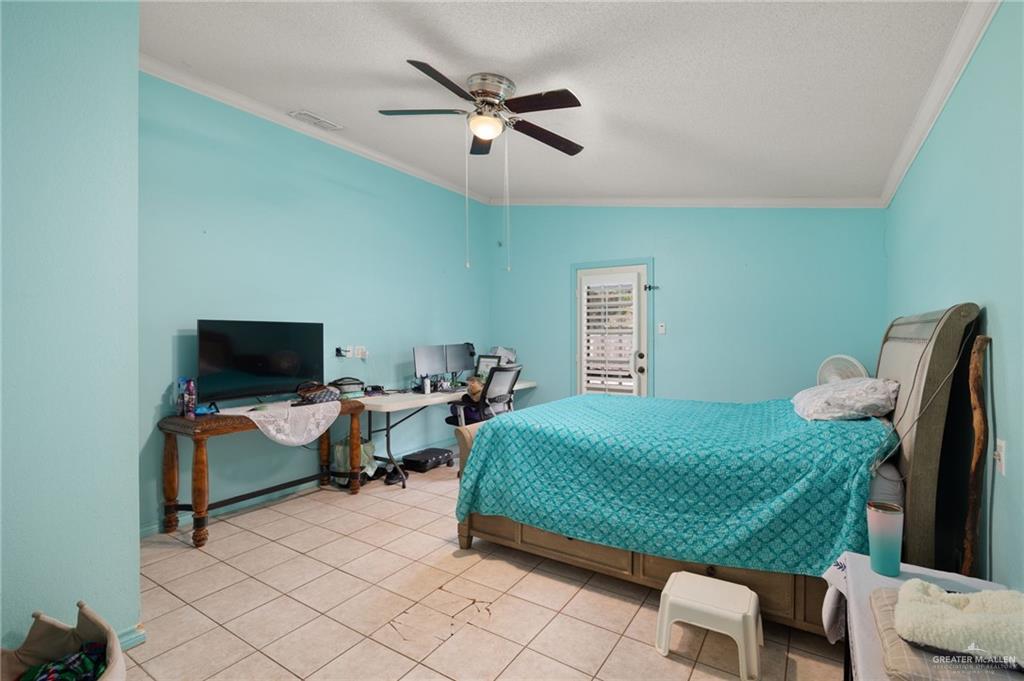 Photo 8 of 400 Iris Avenue