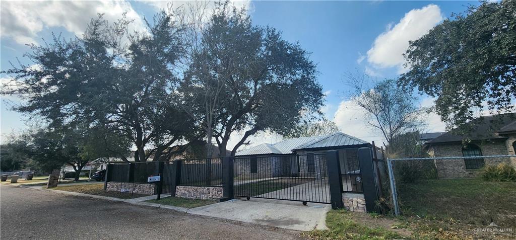 Photo 6 of 421 Casiano Street