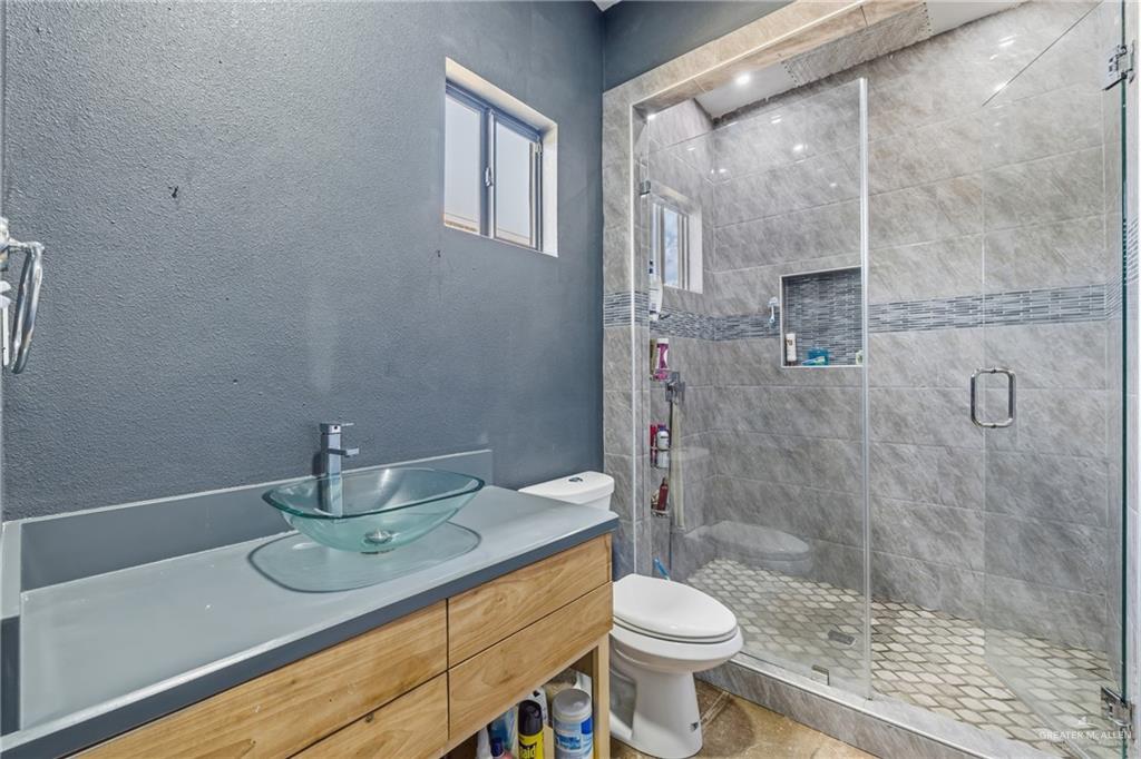 Photo 17 of 2313 Naranjo Street