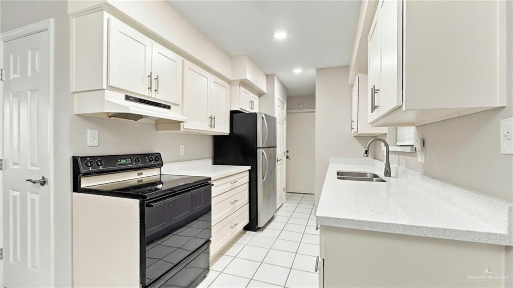 Photo 4 of 125 Tamarack Avenue