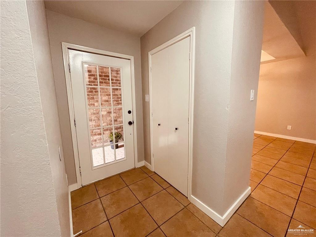 Photo 2 of 1206 Bluebird Avenue