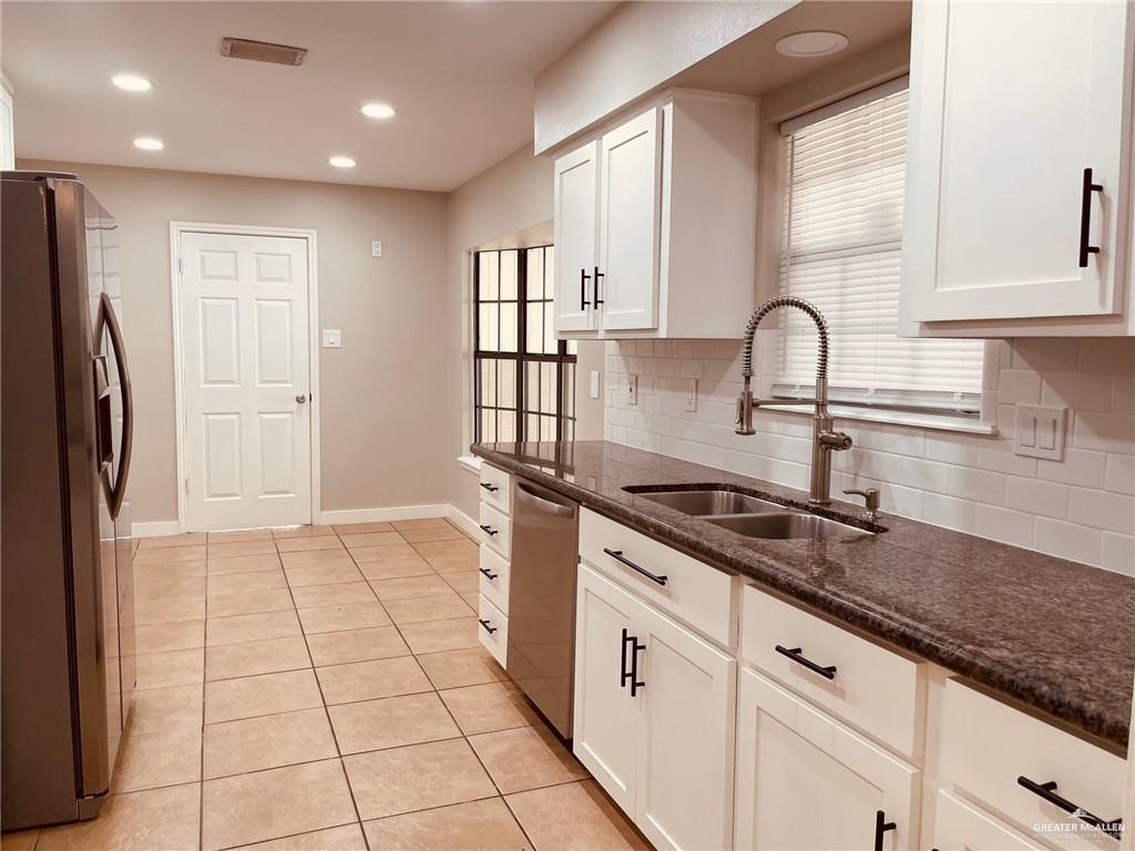 Photo 5 of 1206 Bluebird Avenue