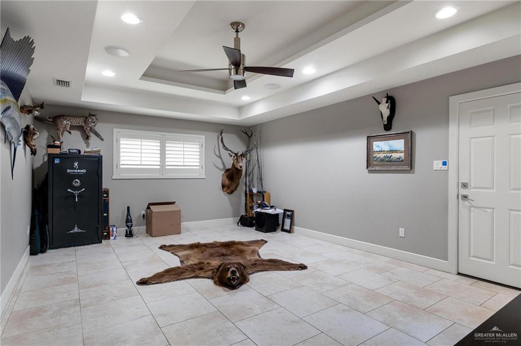 Photo 9 of 704 Xanthisma Avenue