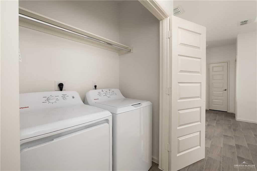 Photo 13 of 806 Linda Street #2