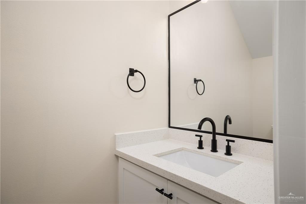Photo 9 of 208 Kansas Avenue #3