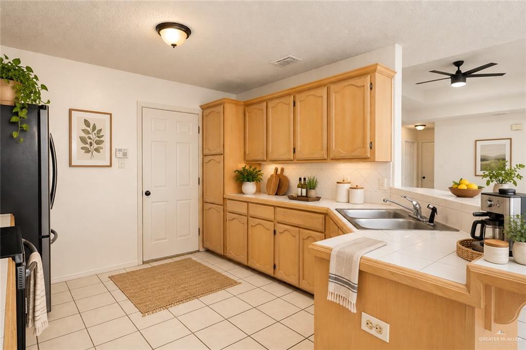 Photo 12 of 3405 Walnut Avenue