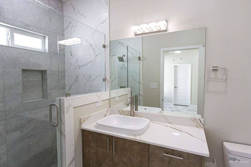 Photo 10 of 403 Emerald Avenue