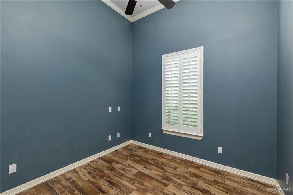 Photo 10 of 804 Splendor Boulevard