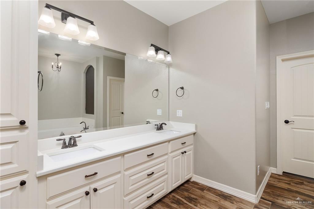Photo 12 of 804 Splendor Boulevard